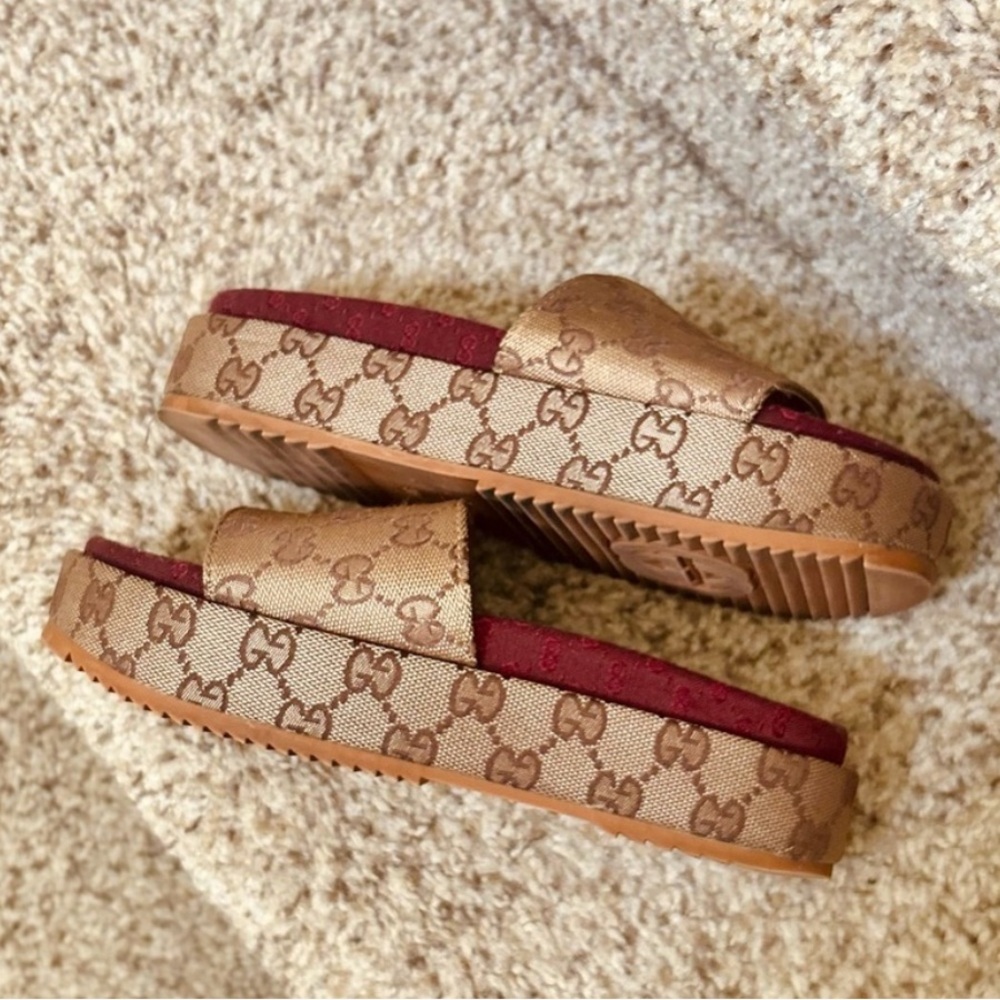 Women’s Brown Monogram Slide Sandals with Burgundy Footbed - Picture 8 of 8